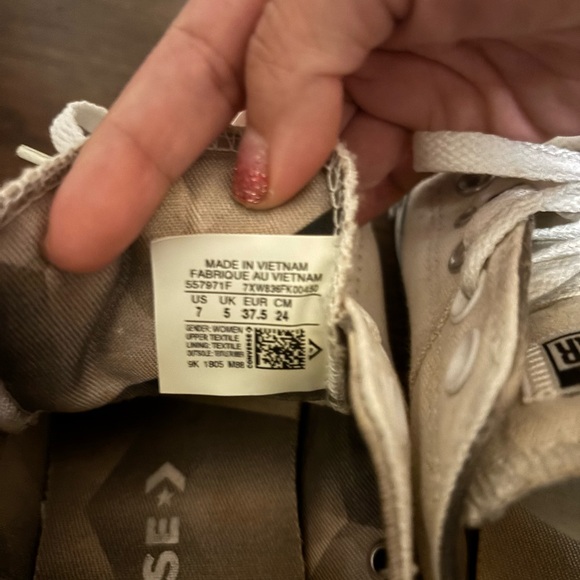 Puffy Tongue White Converse - Picture 3 of 6